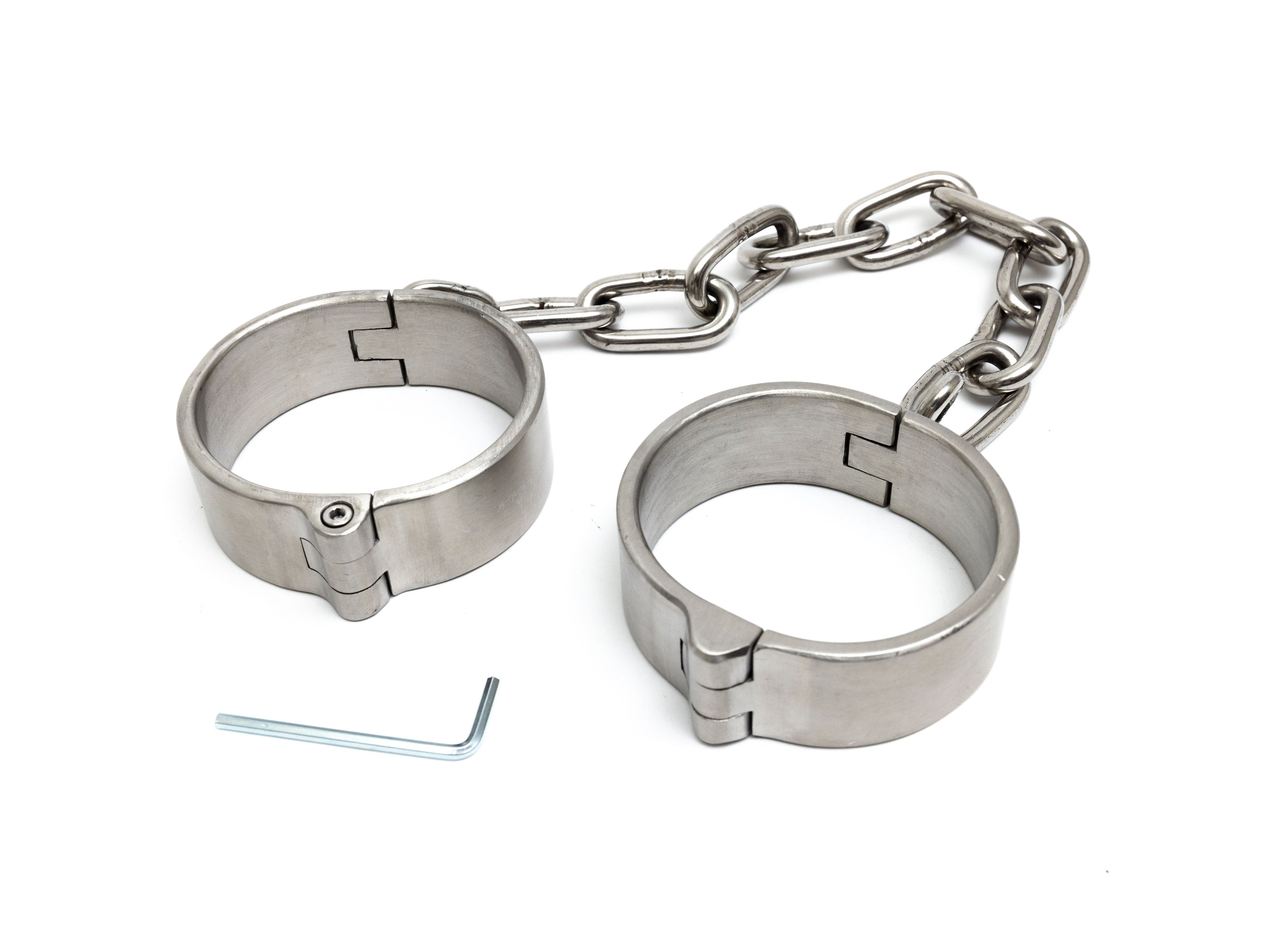 Stainless steel shackles with screw lock